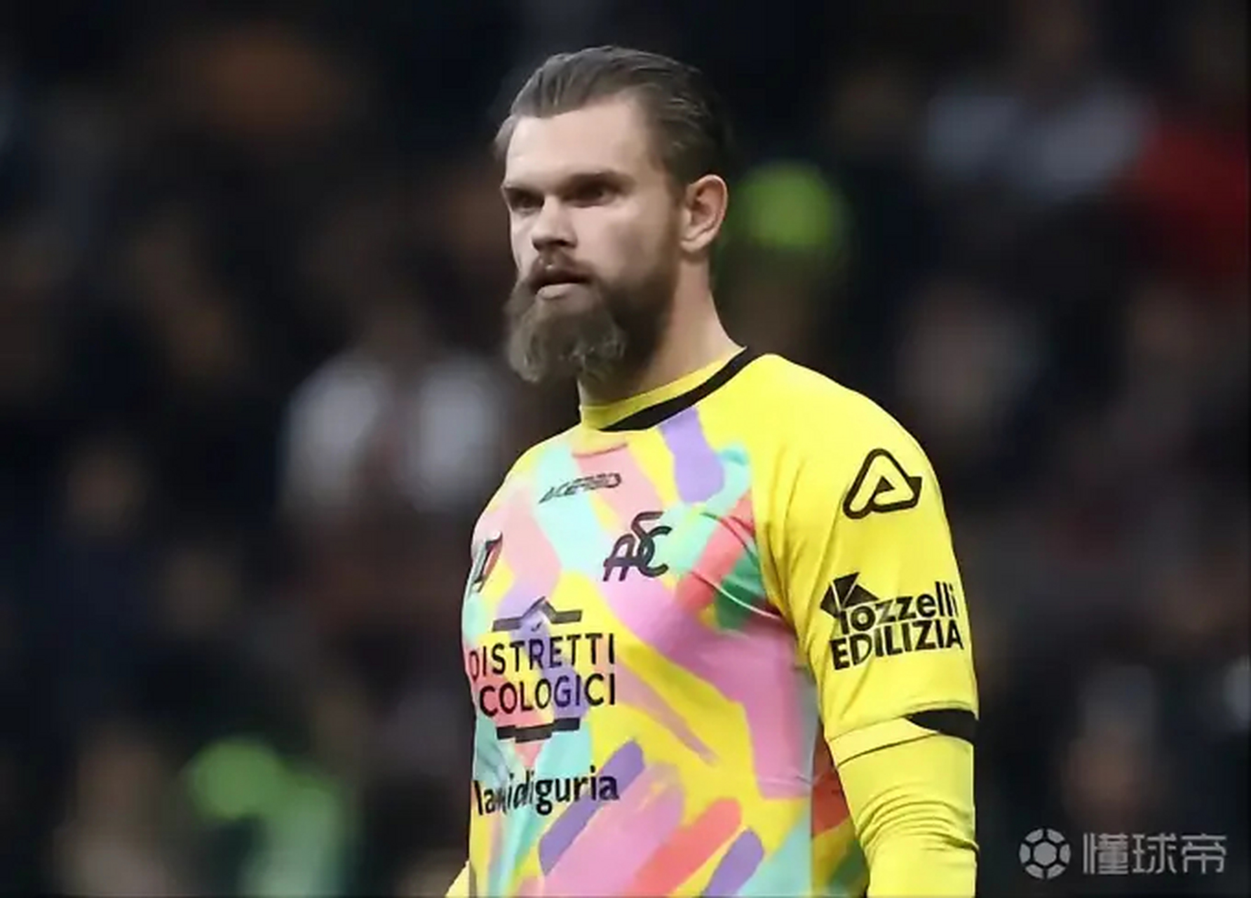 波兰队完胜韩国队，奥恰洛夫点燃赛场