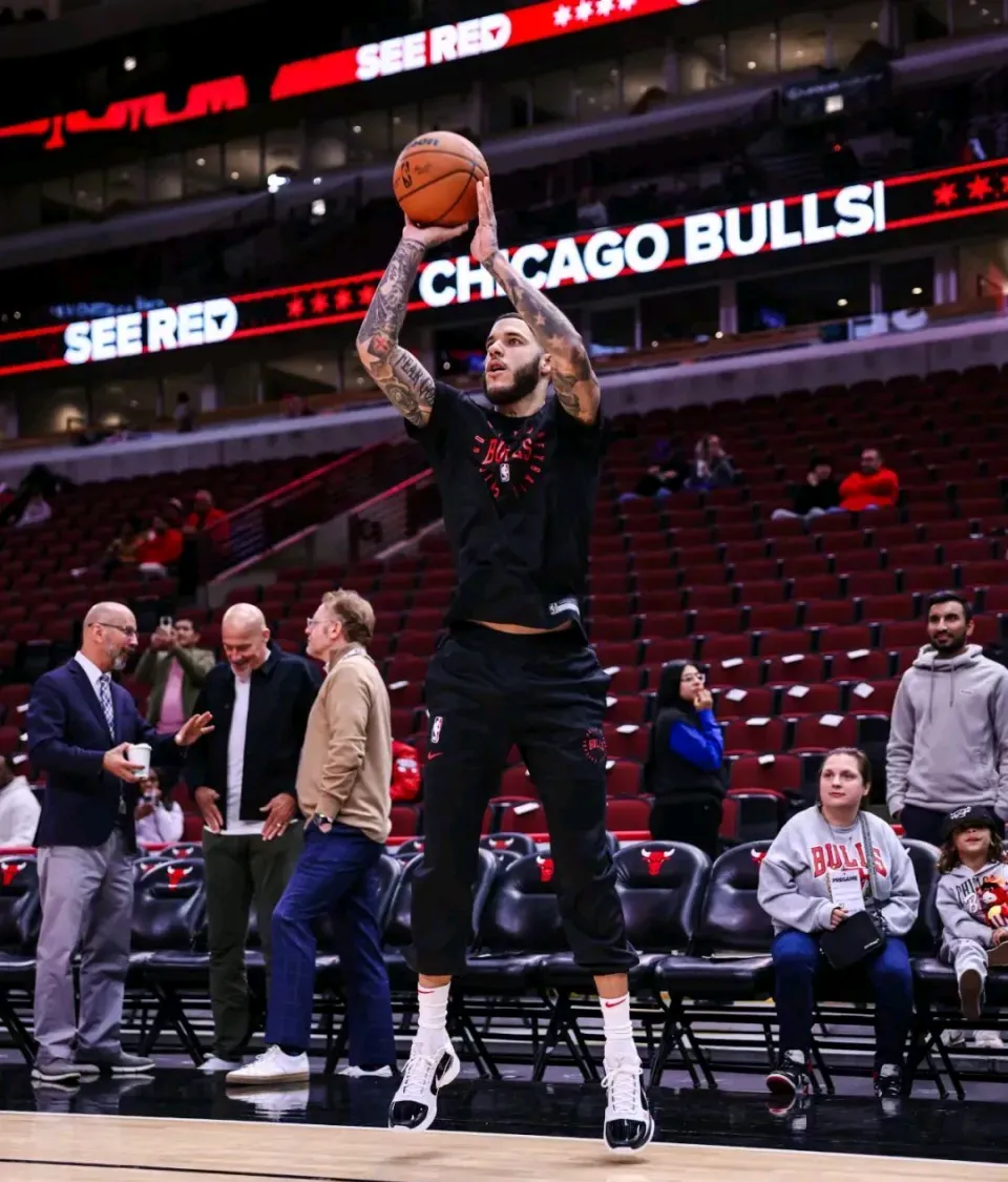 步行者力克灰熊,利拉德惊艳四座 步行者力克灰熊,利拉德惊艳四座