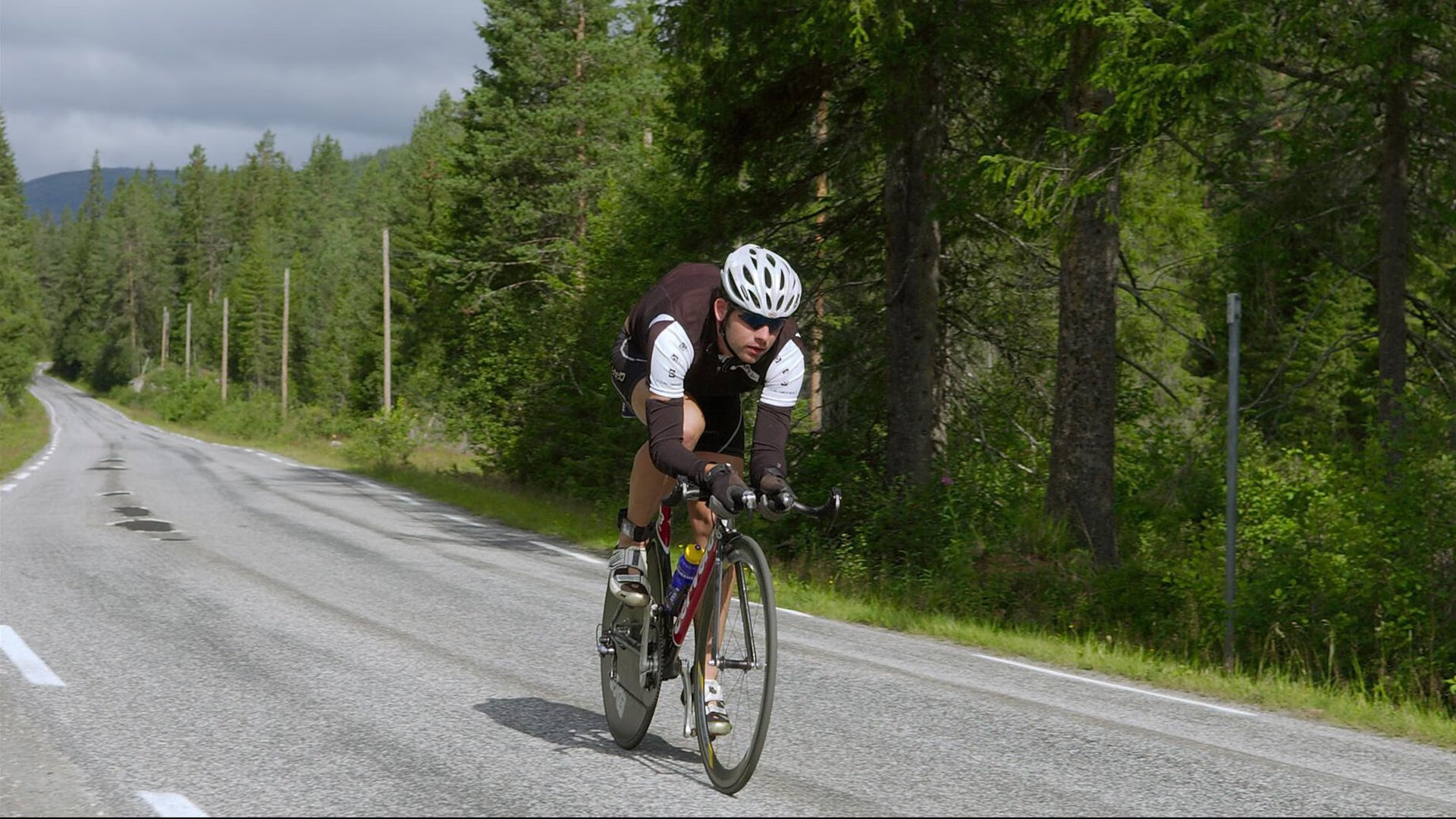 锋线诗人与战术机器，迪巴拉主宰比赛走向，美国体系压制冰岛防线