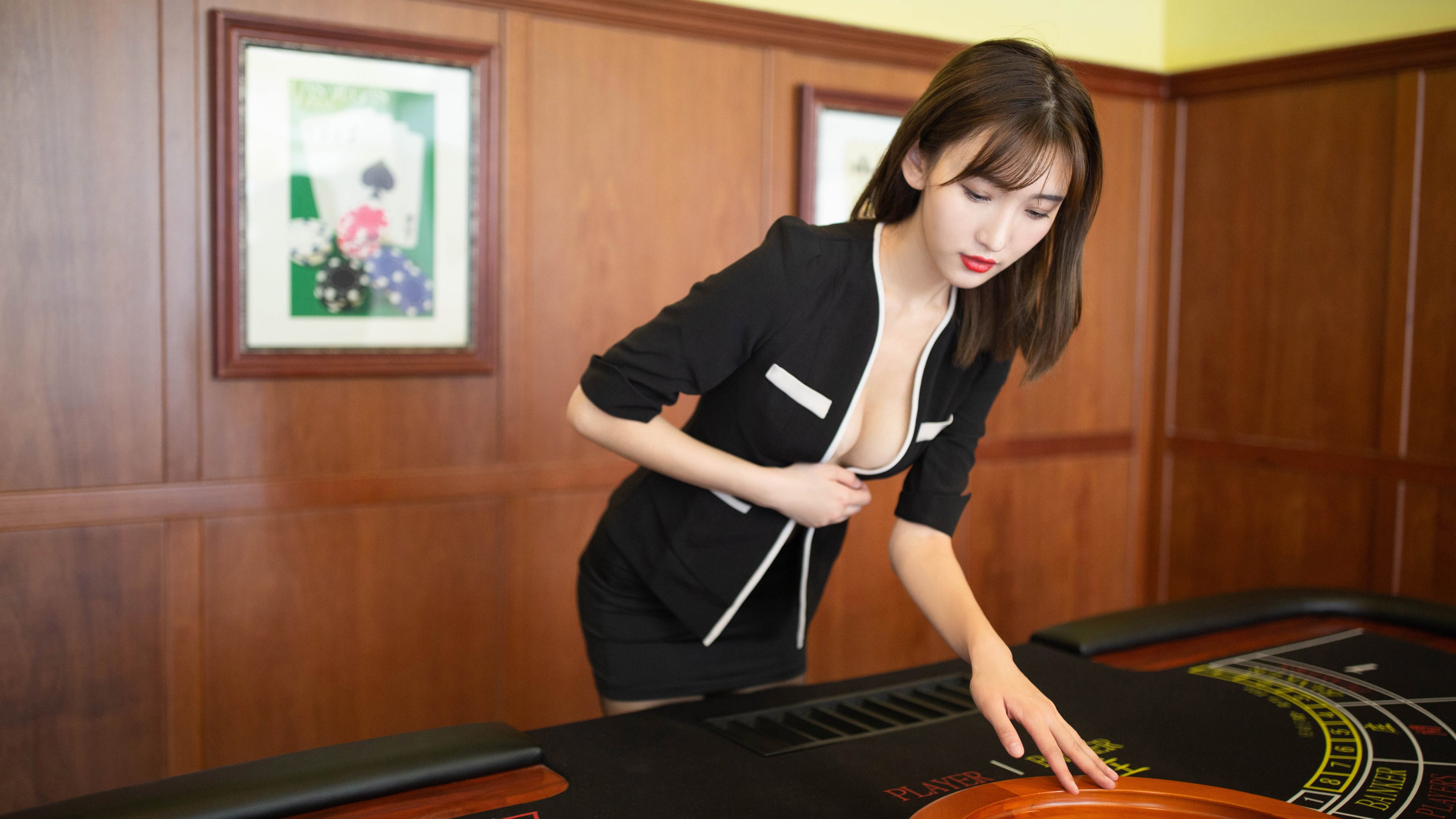 开云sport-跨越次元的硬仗，当深圳队镜像防守逼出全力约基奇