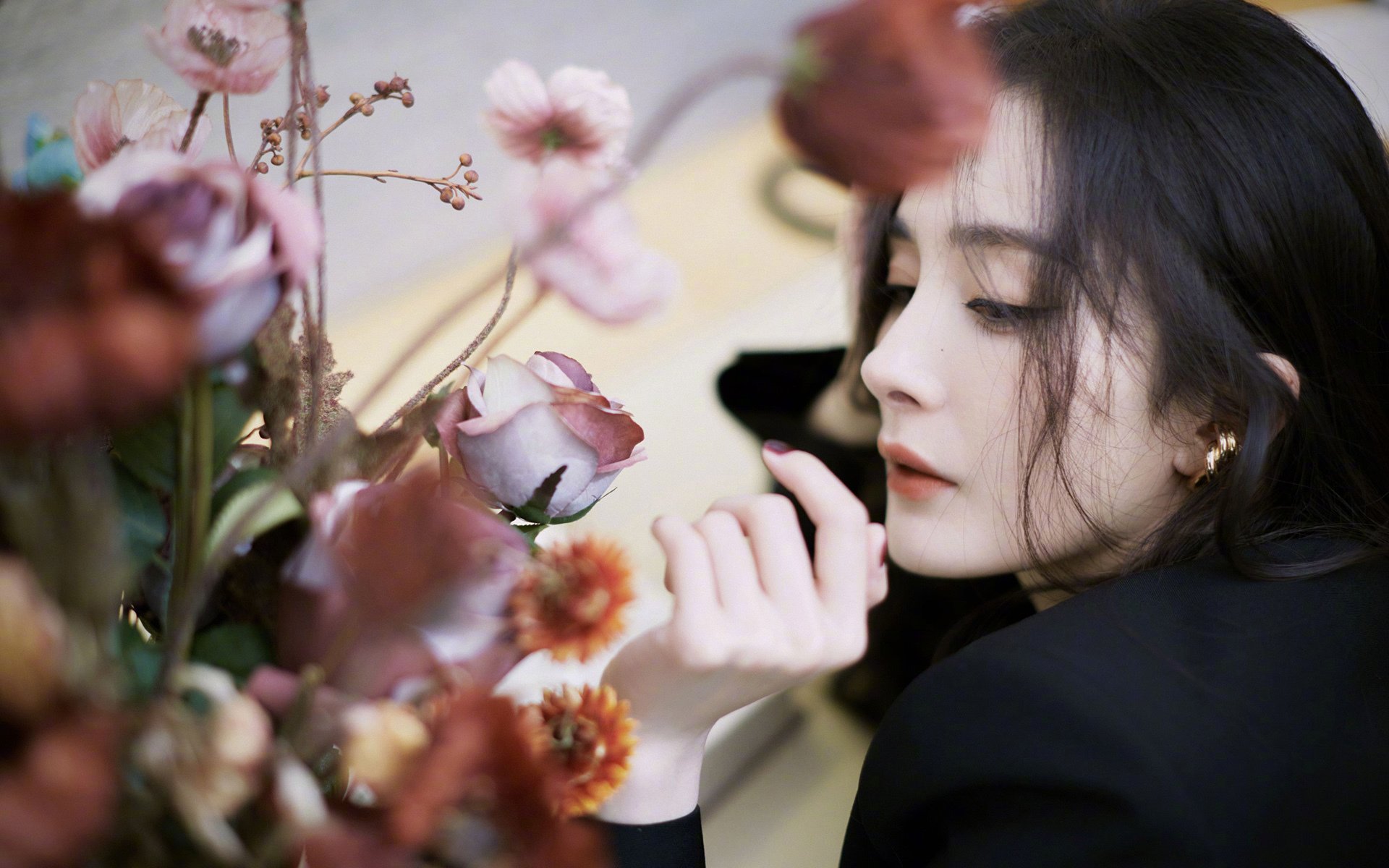 双线告捷，雄鹿稳扎稳打轻取马刺，塔图姆生死时刻主宰西决战场